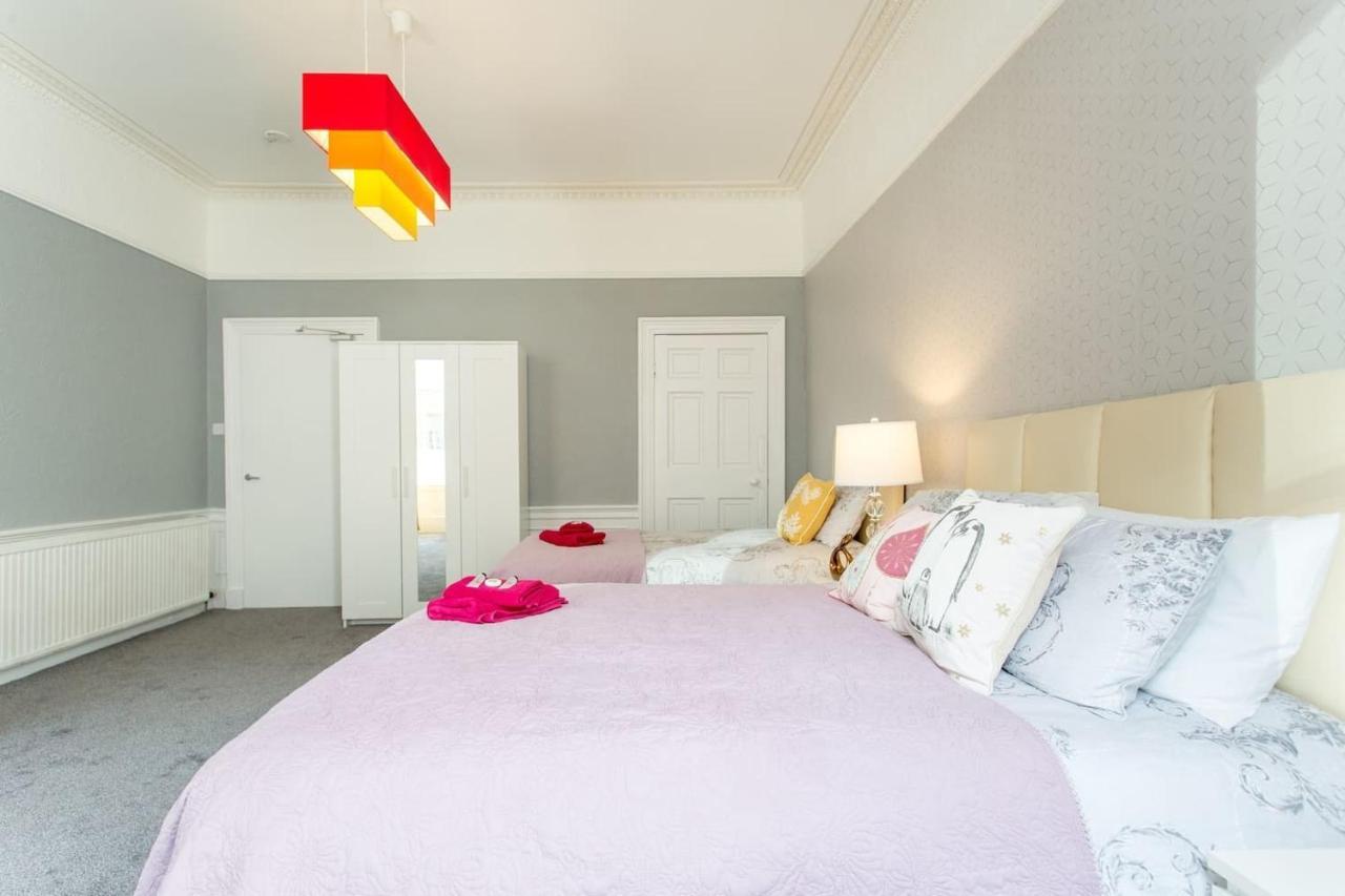 Stunning 2-Bed Apartment In Central Edimburgo Esterno foto